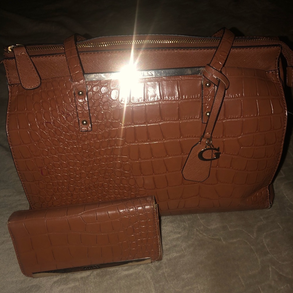 Guess purse & wallet set